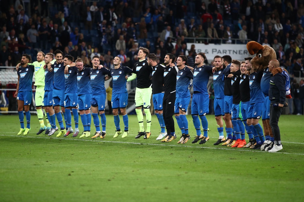 tran Hoffeinhem vs Bayern anh 8