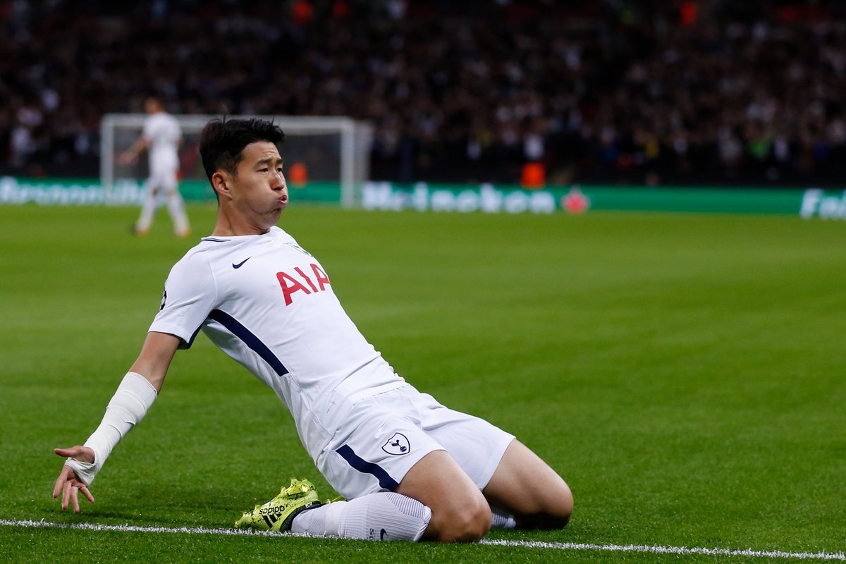 tran Tottenham vs Dortmund anh 3