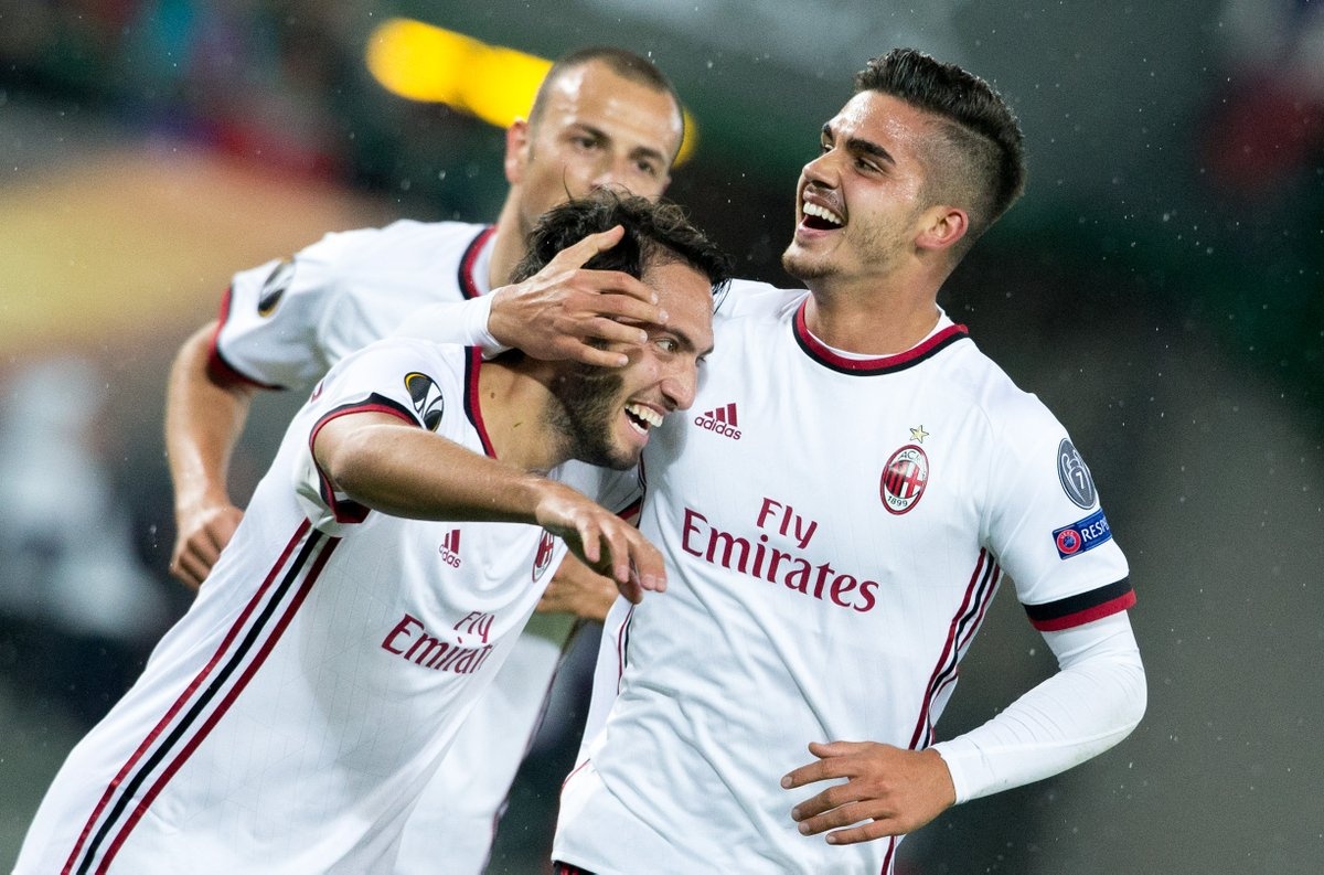 'Nguoi ke vi Ronaldo' ghi 3 ban giup AC Milan dai thang 5-1 hinh anh