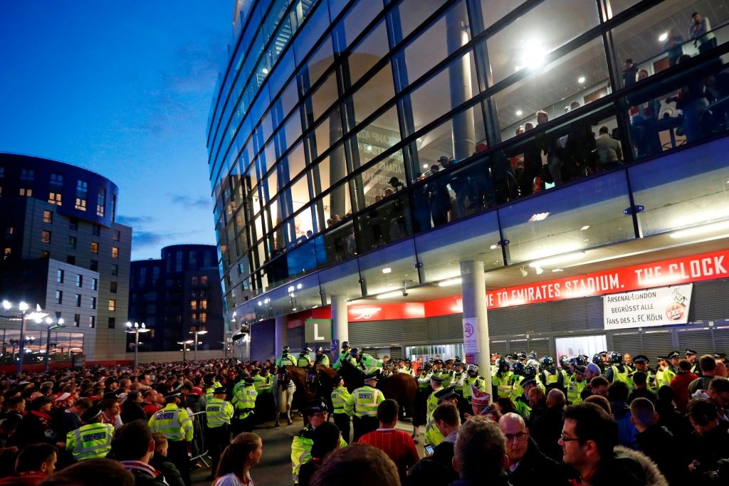 tran Arsenal vs Cologne anh 8