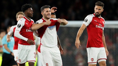 tran Arsenal vs Cologne anh 13