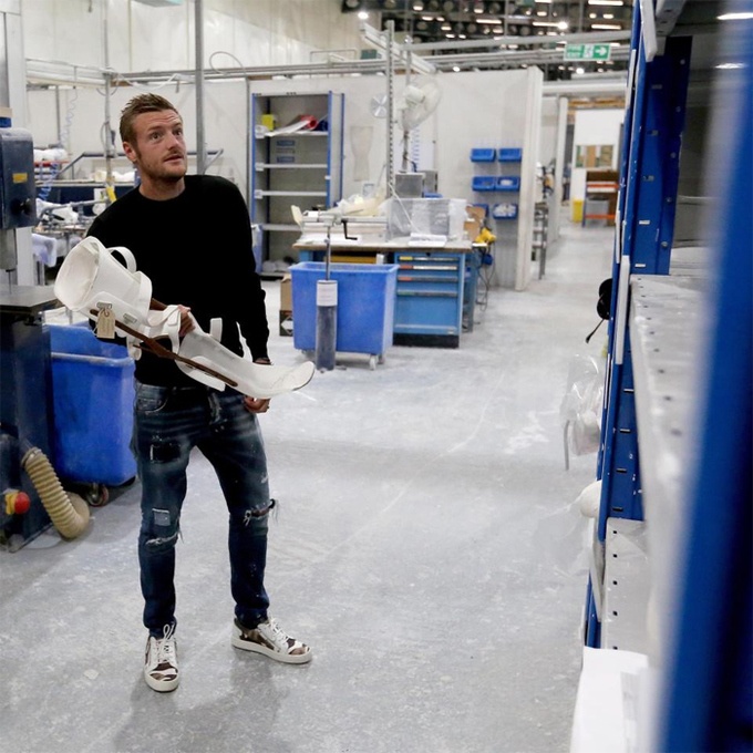 Vardy dan vo ve nha may anh 2