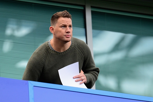 Dan khach VIP chung kien Chelsea va Arsenal cam chan nhau hinh anh