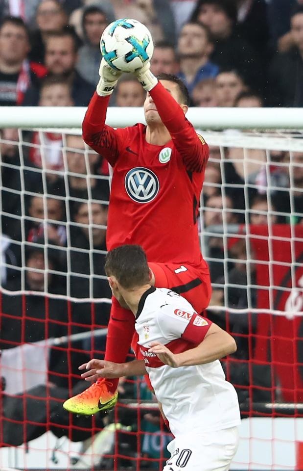 Đội trưởng Stuttgart gãy mũi ảnh 1 Doi truong Stuttgart gay mui anh 1