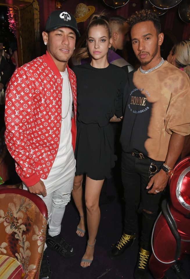 Neymar tranh chấp với Cavani ảnh 2 Neymar tranh chap voi Cavani anh 2