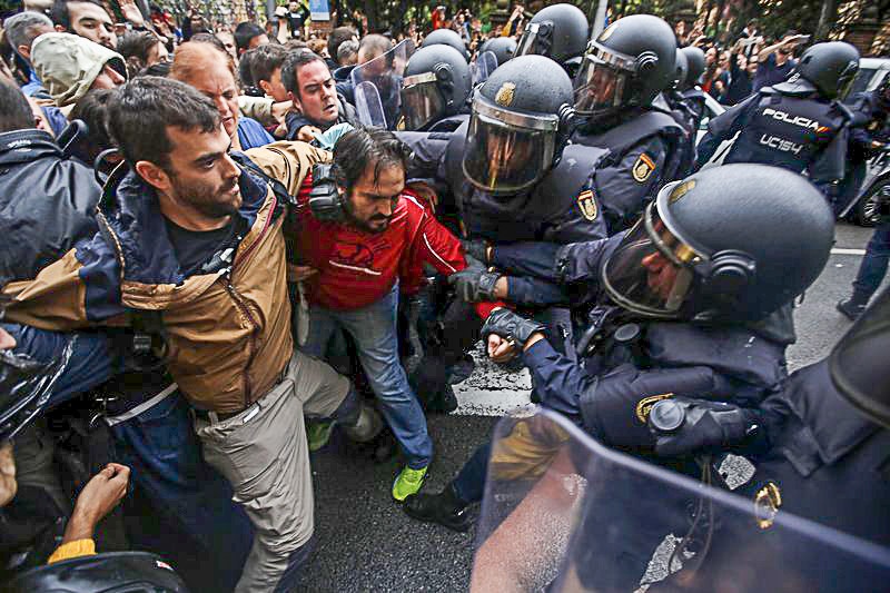 tran Barcelona bi hoan anh 16