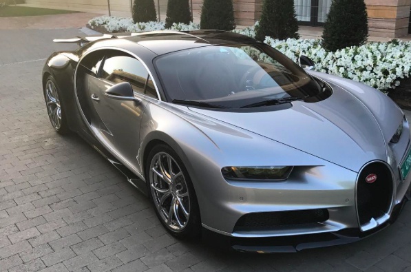 Ronaldo tau sieu xe 2,5 trieu USD truoc ngay don con thu 4 hinh anh