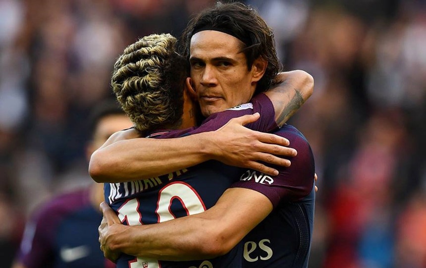 Fan PSG huyt sao phan doi Neymar, doi tra penalty cho Cavani hinh anh