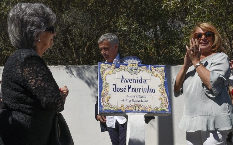 Mourinho duoc dat ten cho duong pho anh 2