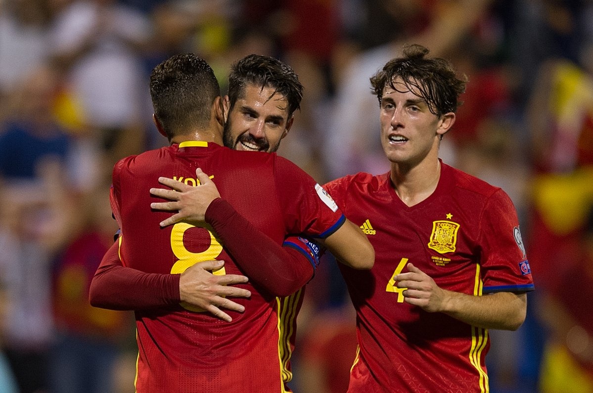 Sao Real ruc sang giup Tay Ban Nha doat ve di World Cup hinh anh