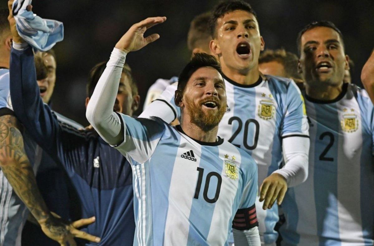 Messi giup Argentina gianh ve du World Cup anh 6