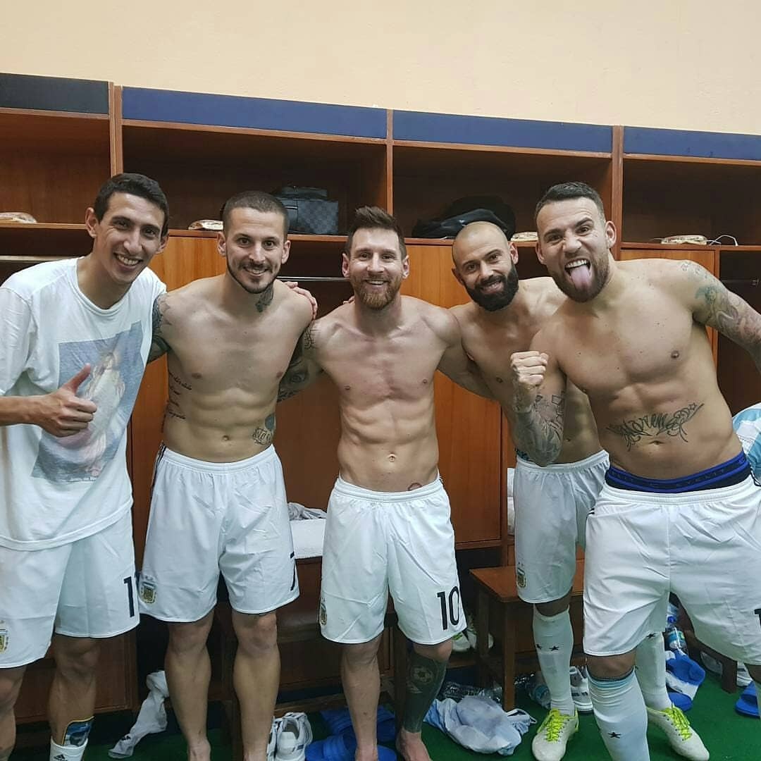 Messi giup Argentina gianh ve du World Cup anh 3