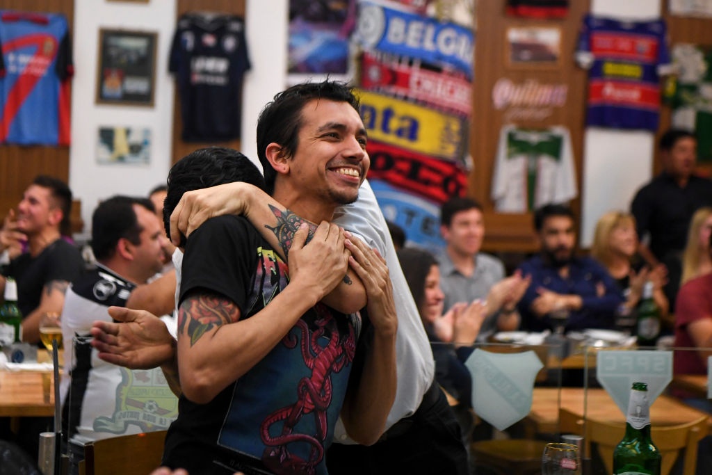 Messi giup Argentina gianh ve du World Cup anh 10