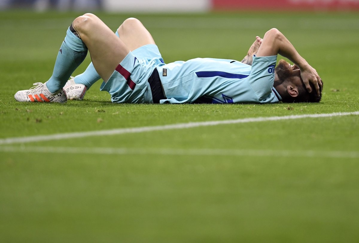 Messi het duyen, Barca bi Atletico cat dut mach toan thang hinh anh