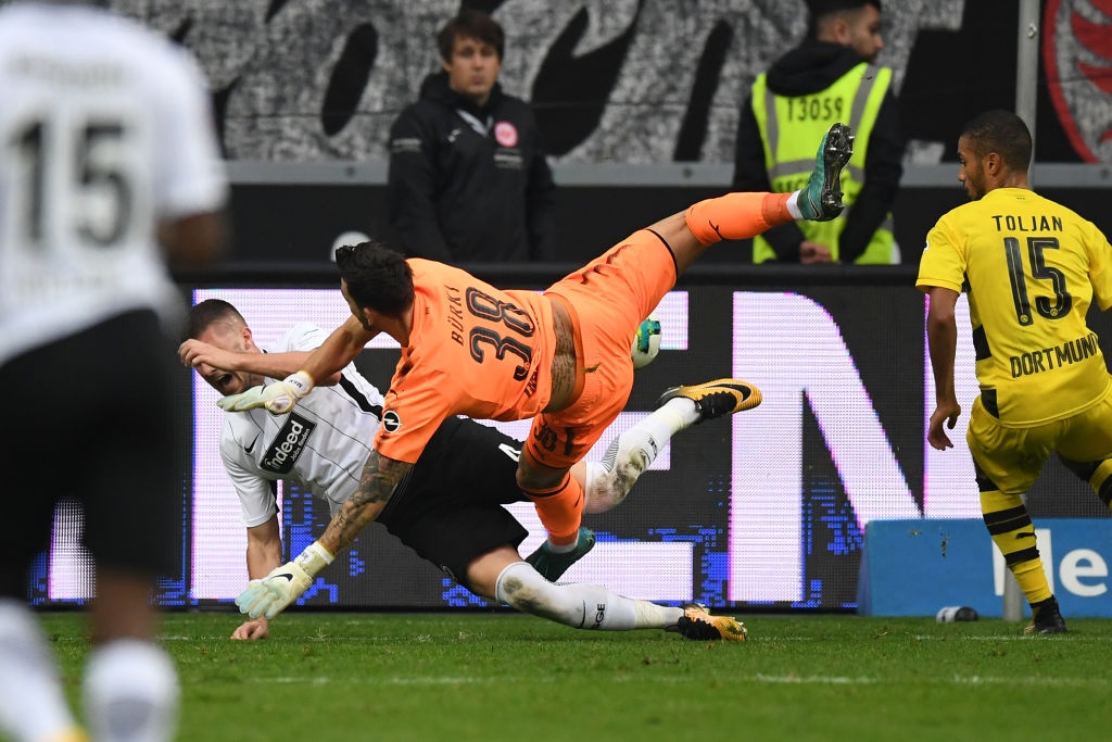 tran Frankfurt 2-2 Dortmund anh 4