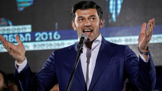 cuu trung ve Milan dac cu thi truong anh 4