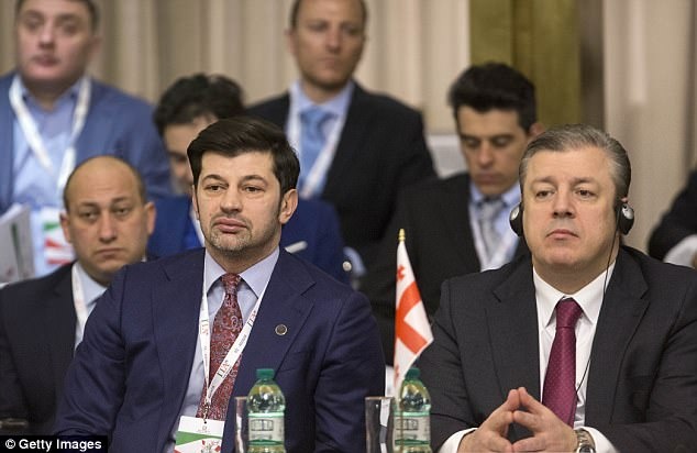 cuu trung ve Milan dac cu thi truong anh 2