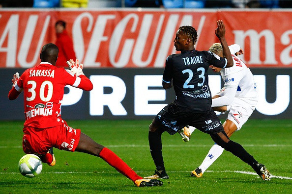 Memphis Depay tranh phat den anh 5