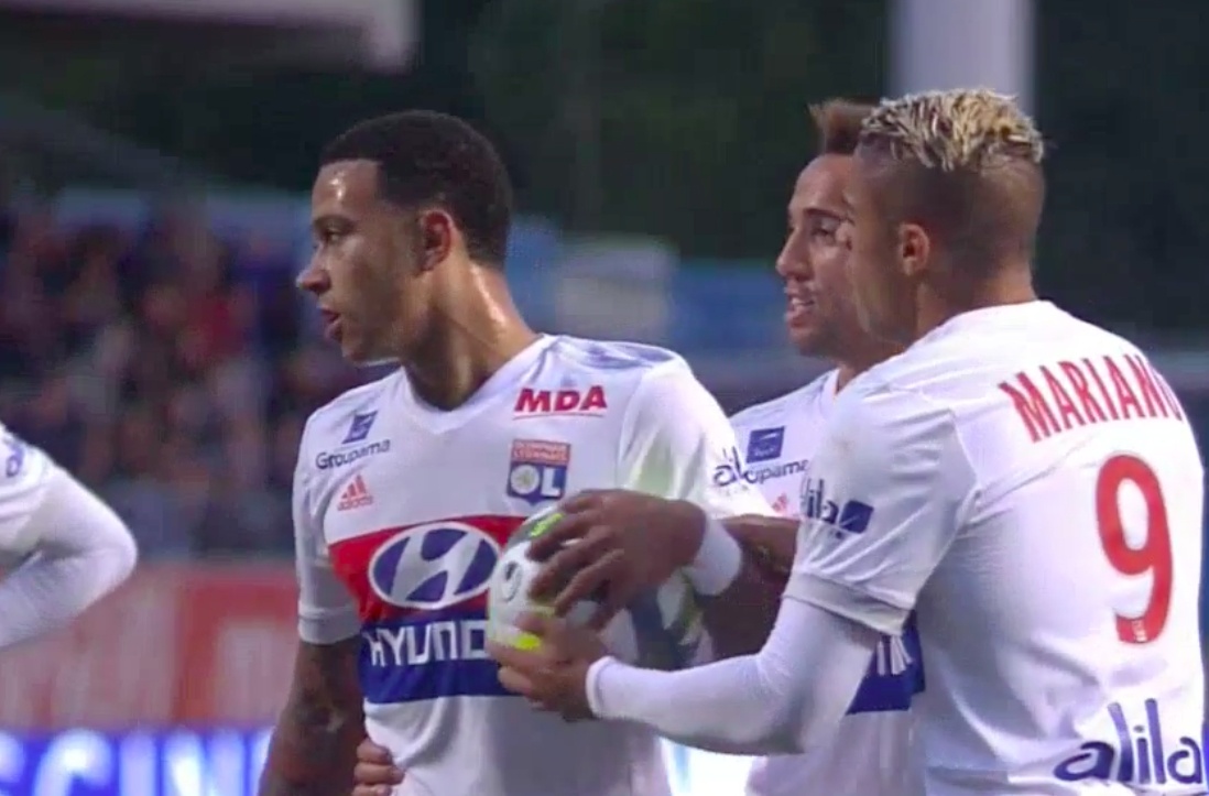 Dong doi nan ni xin da phat den, Memphis Depay cau co tu choi hinh anh