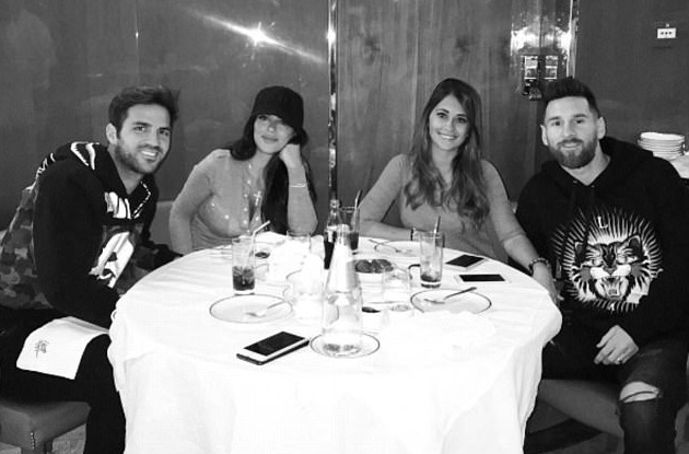 Messi va Ramos cung di an o London sau gala 'The Best' hinh anh