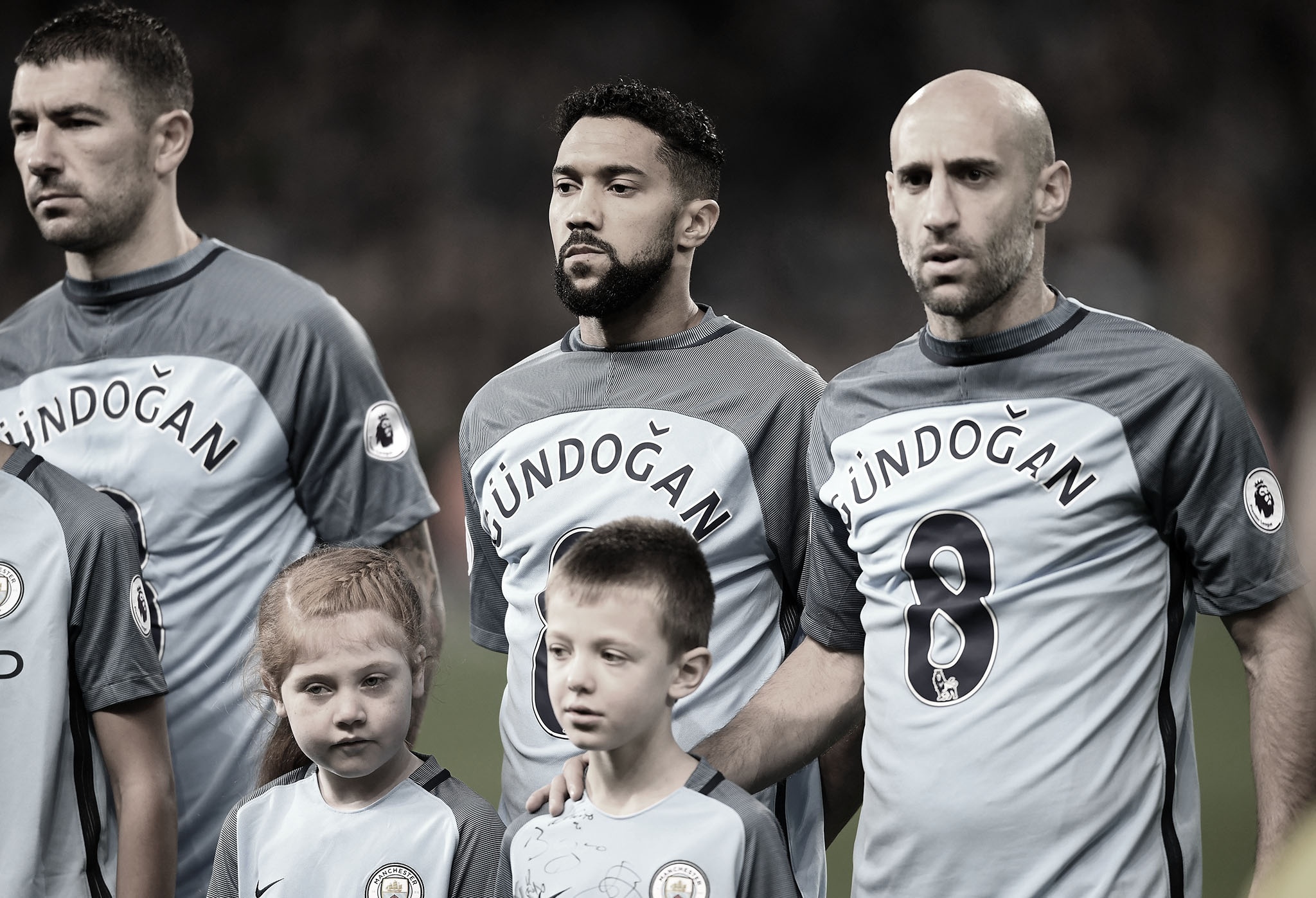 Guendogan chan thuong anh 8