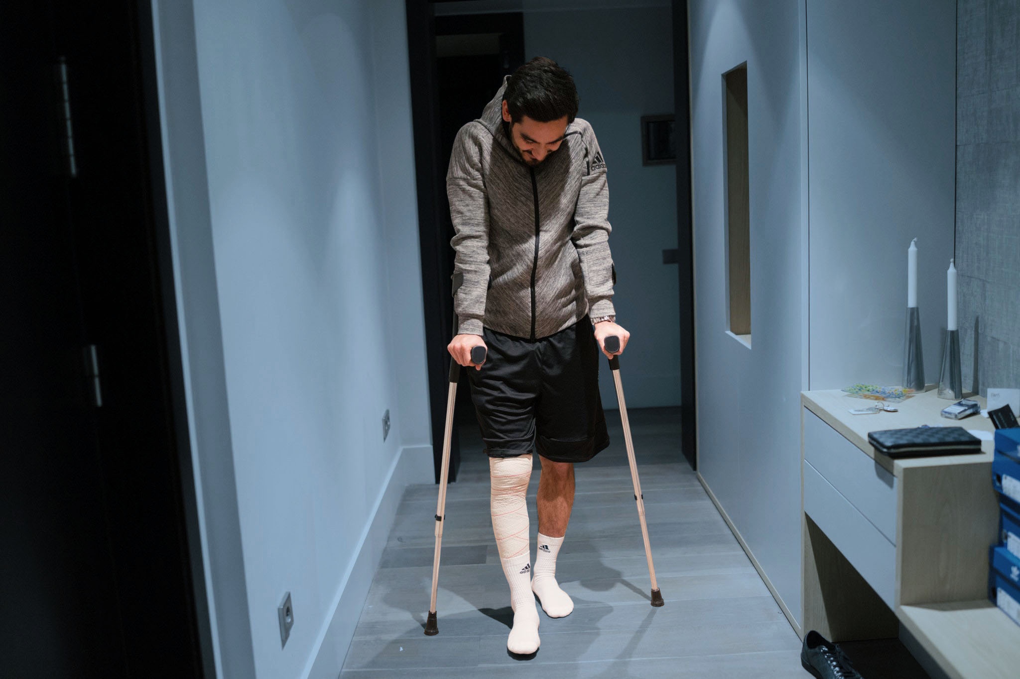 Guendogan chan thuong anh 7