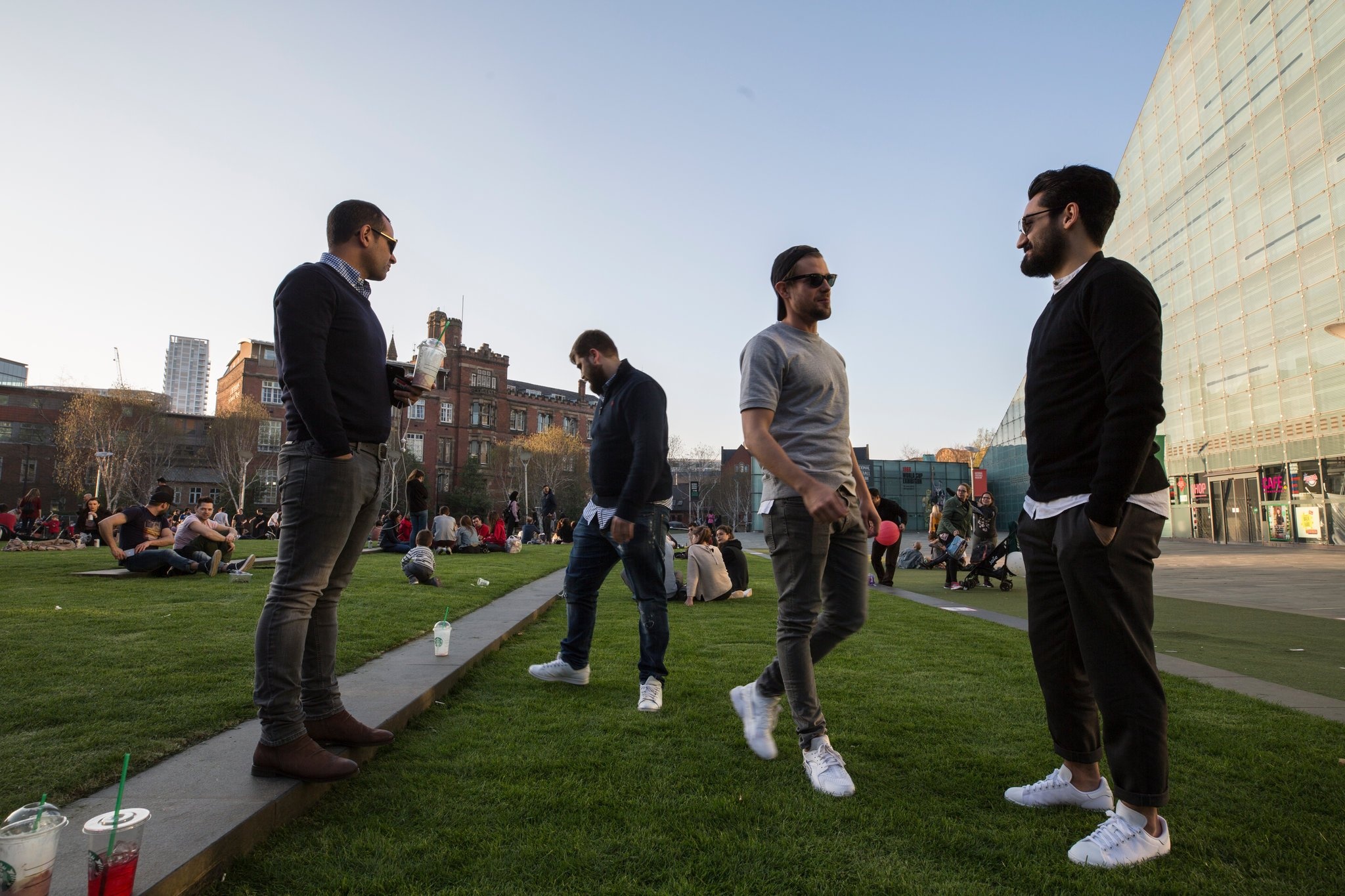 Guendogan chan thuong anh 18