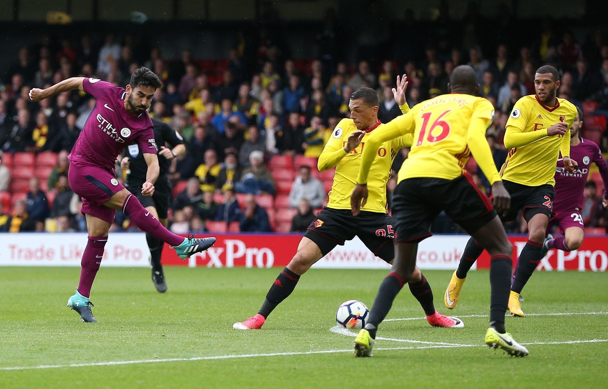 Guendogan chan thuong anh 22