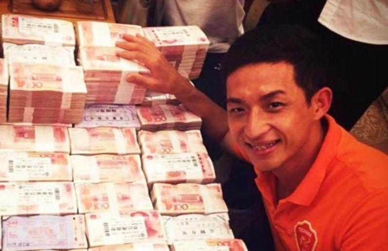 CLB Trung Quoc mung len hang voi dong tien thuong 4 trieu USD hinh anh