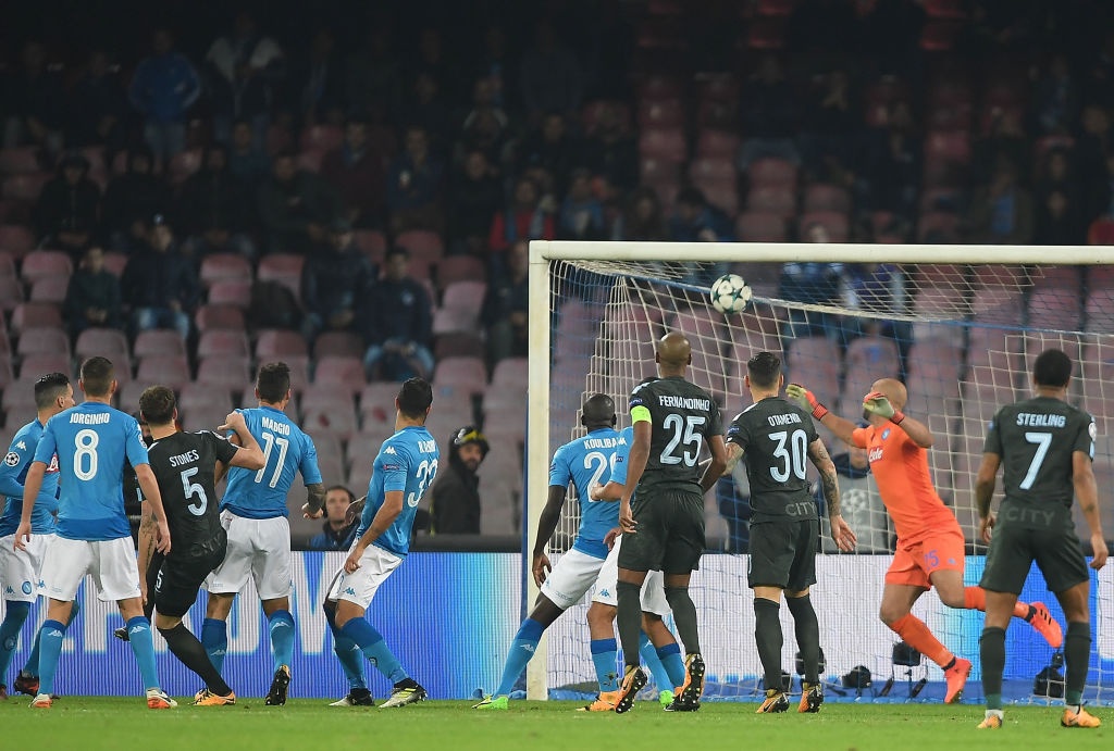 tran Napoli 2-4 Man City anh 6