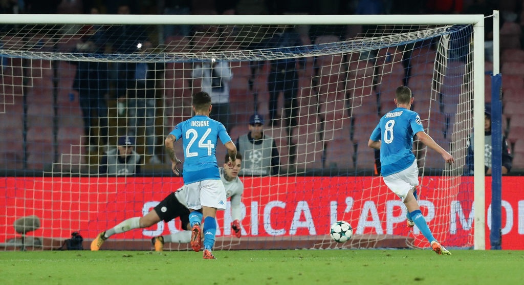 tran Napoli 2-4 Man City anh 8