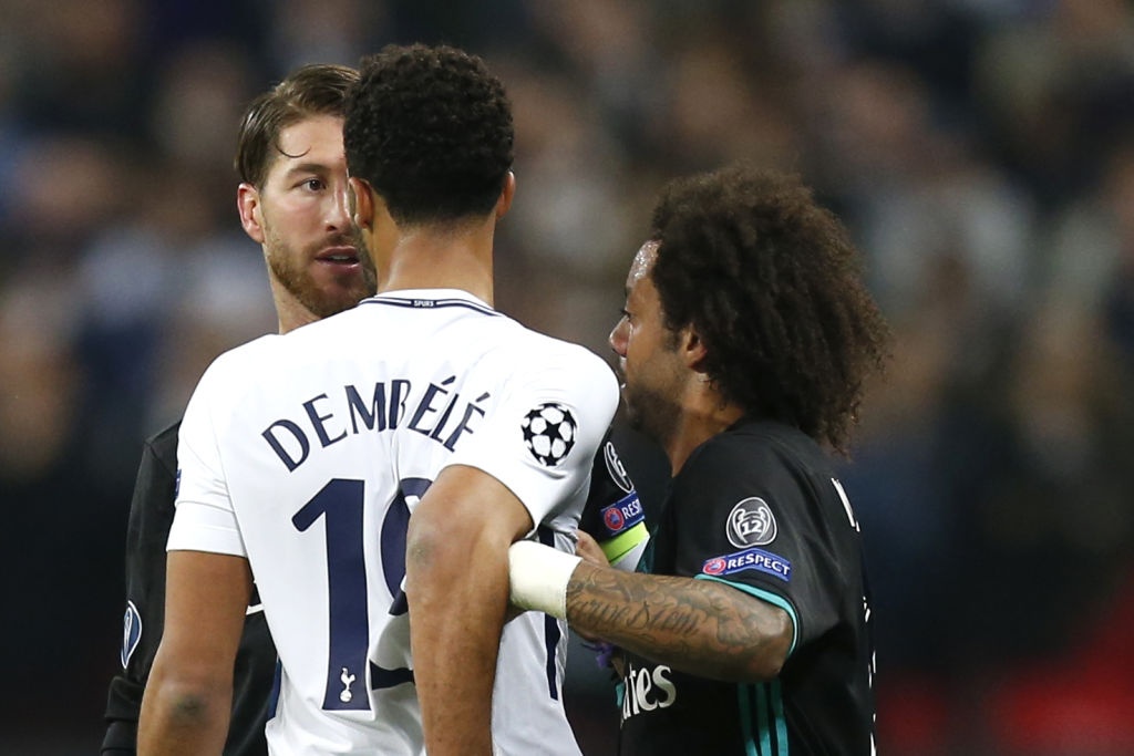 Casemiro an va tho thien, Ramos danh nguoi 3 cu lien tiep hinh anh