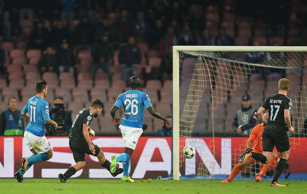 tran Napoli 2-4 Man City anh 10