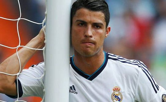 Loat anh biem hoa ve tinh trang bi dat cua Real Madrid hinh anh