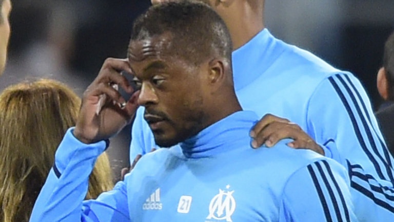 2 an phat nang lien tiep giang xuong dau Evra hinh anh