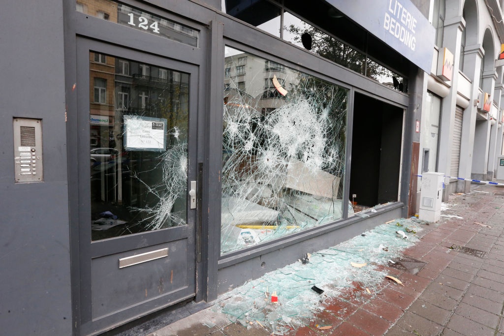 Morocco du World Cup, CDV gay bao loan o thu do Bi hinh anh