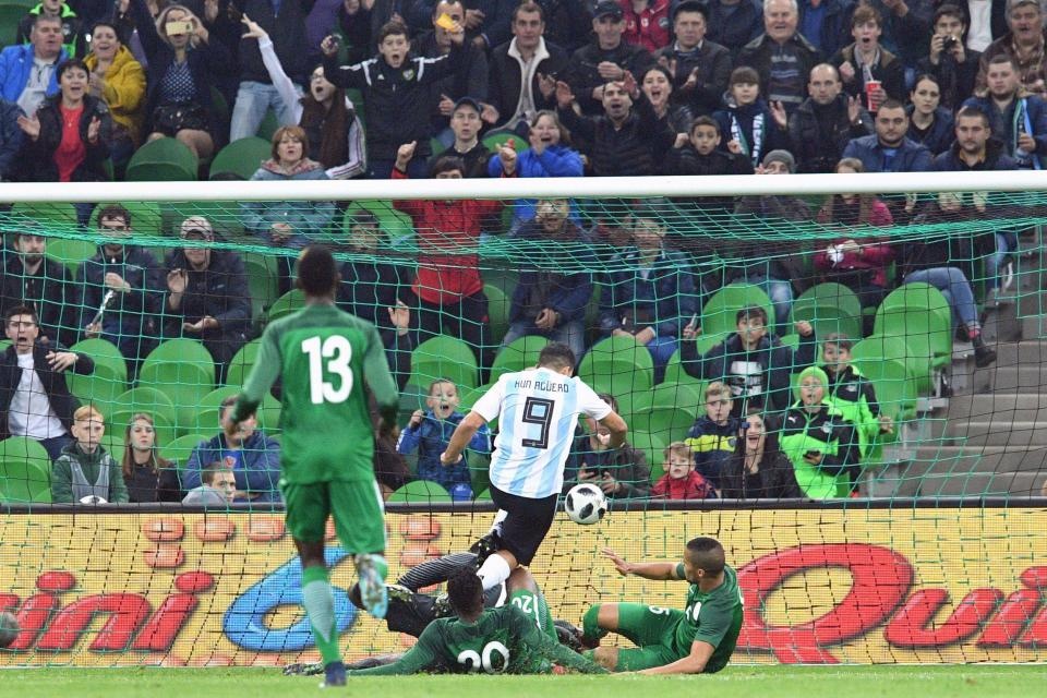 tran Argentina 2-4 Nigeria anh 4