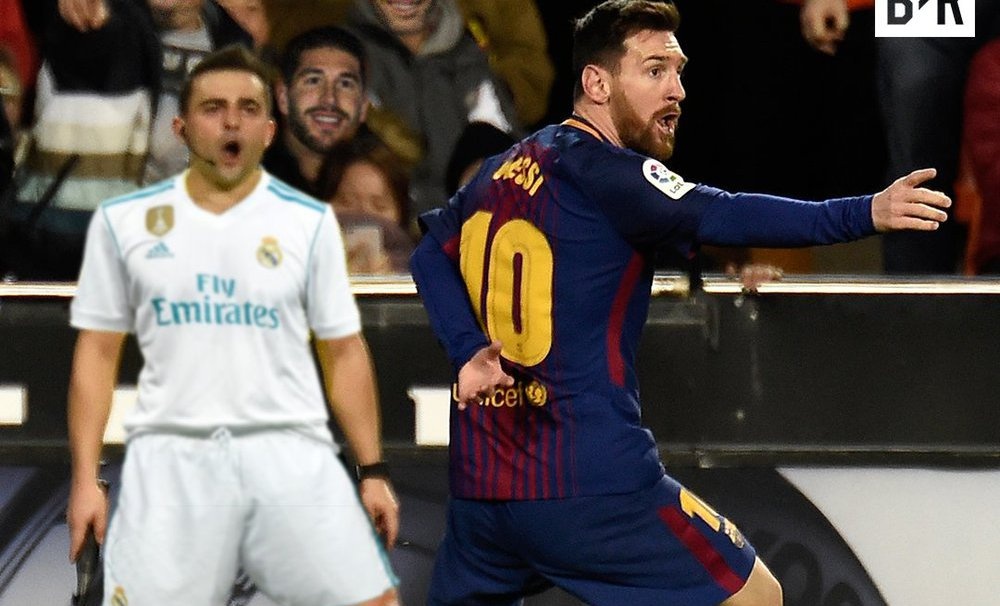 Biem hoa Messi tum co trong tai, bat xem lai video hinh anh