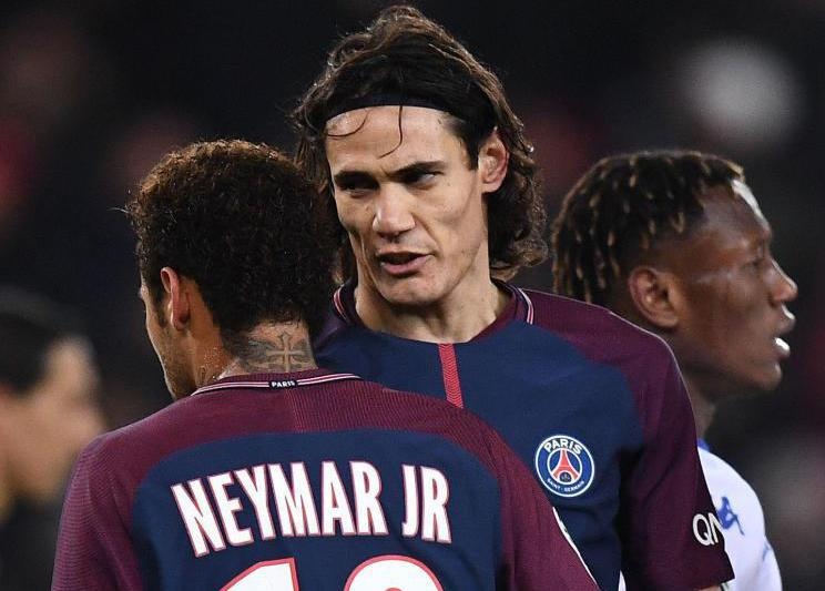 Neymar nhuong qua phat den cho Cavani hinh anh