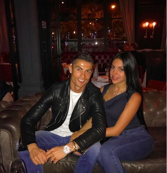 ban gai Ronaldo khoe voc dang thon tha sau sinh anh 8