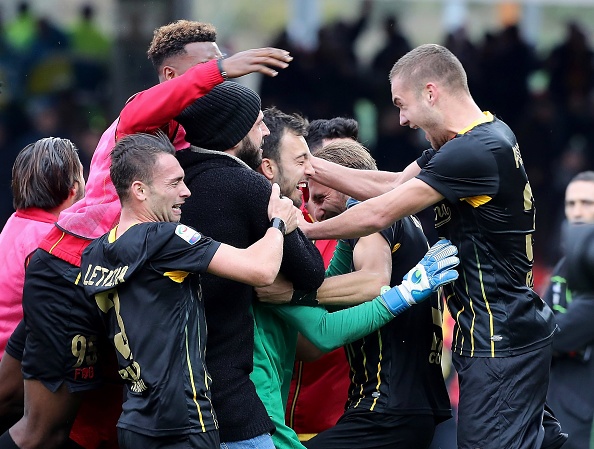 tran Benevento 2-2 AC Milan anh 5