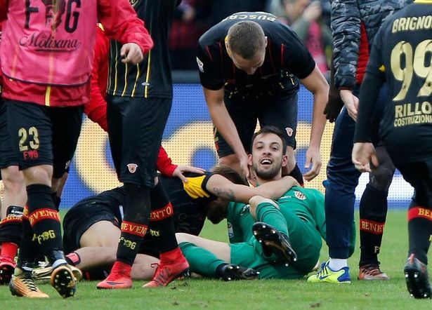 tran Benevento 2-2 AC Milan anh 6