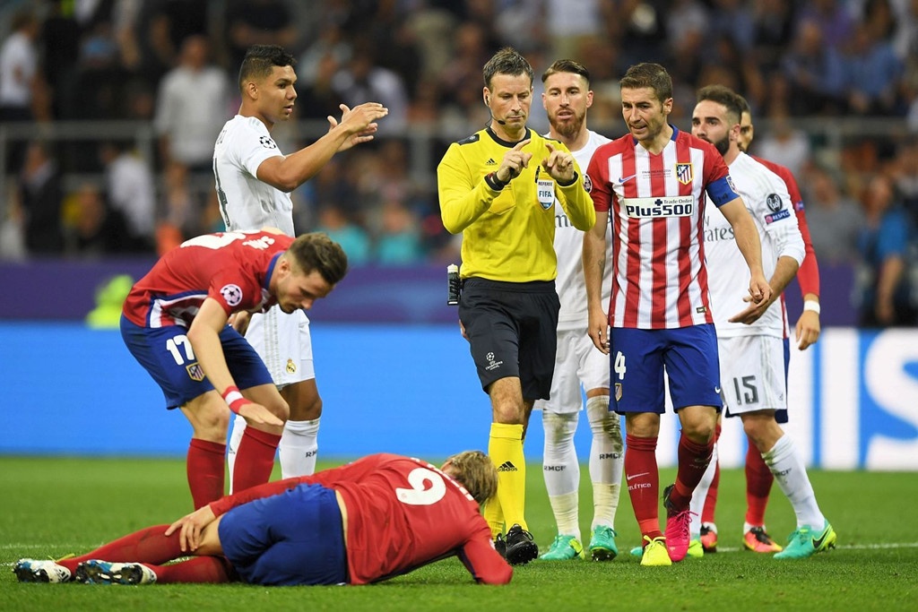 trọng tài bỏ việc vì Mourinho ảnh 2 trong tai bo viec vi Mourinho anh 2