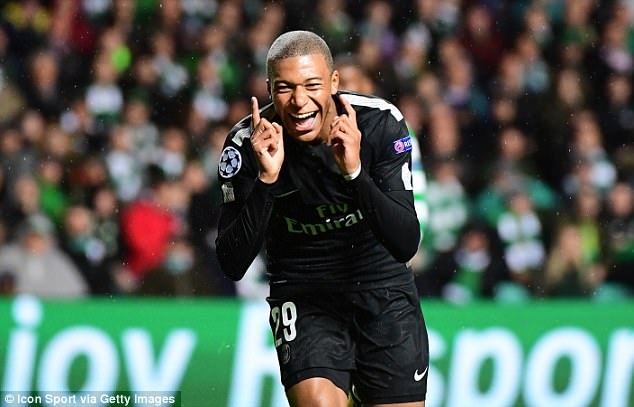 Hai ky luc Champions League vua duoc lap boi Mbappe va Barca hinh anh