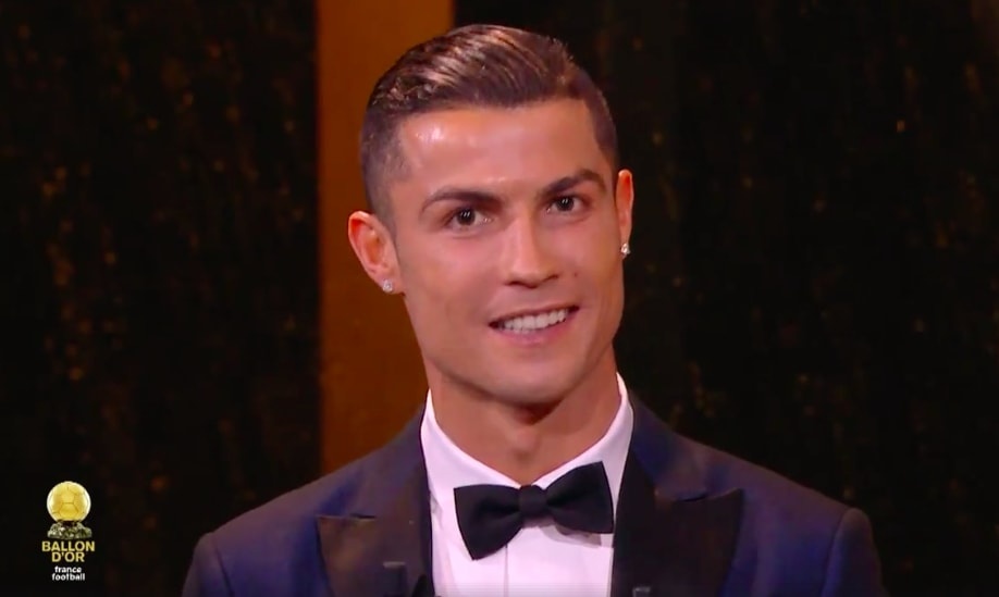 Ronaldo khien khach moi bat cuoi vi dieu uoc Giang sinh hinh anh