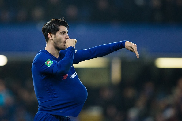 Morata lap cong chuoc toi giup Chelsea vao ban ket League Cup hinh anh