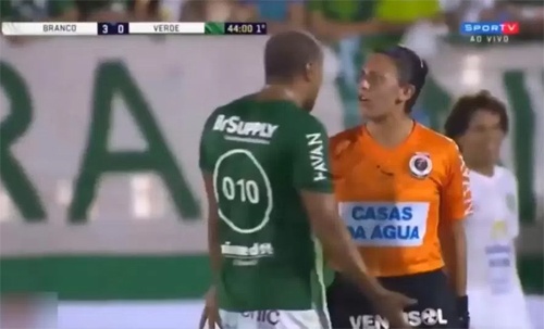 Denilson tha tim nu trong tai anh 1