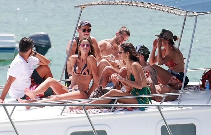 Neymar va ban gai anh 4