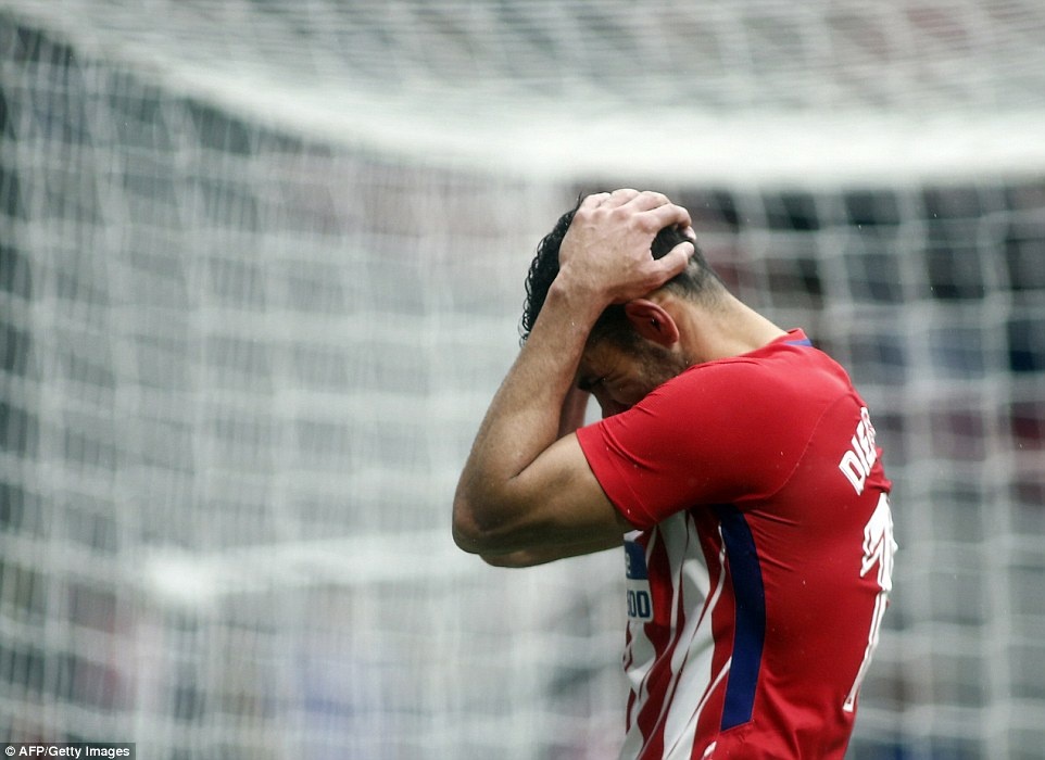 Trong tai can cu luat nao de trung phat Diego Costa? hinh anh