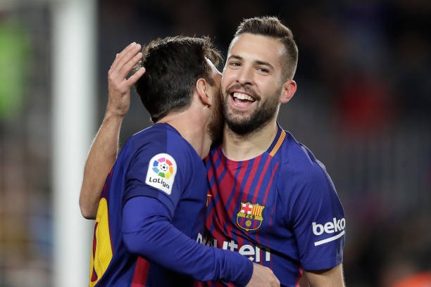 9 lan Messi va Alba don co cho nhau mua nay hinh anh